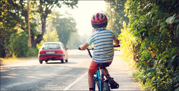 Parenting and the Law: Free Range Parents Vs. Helicopter - What Is Legal?
